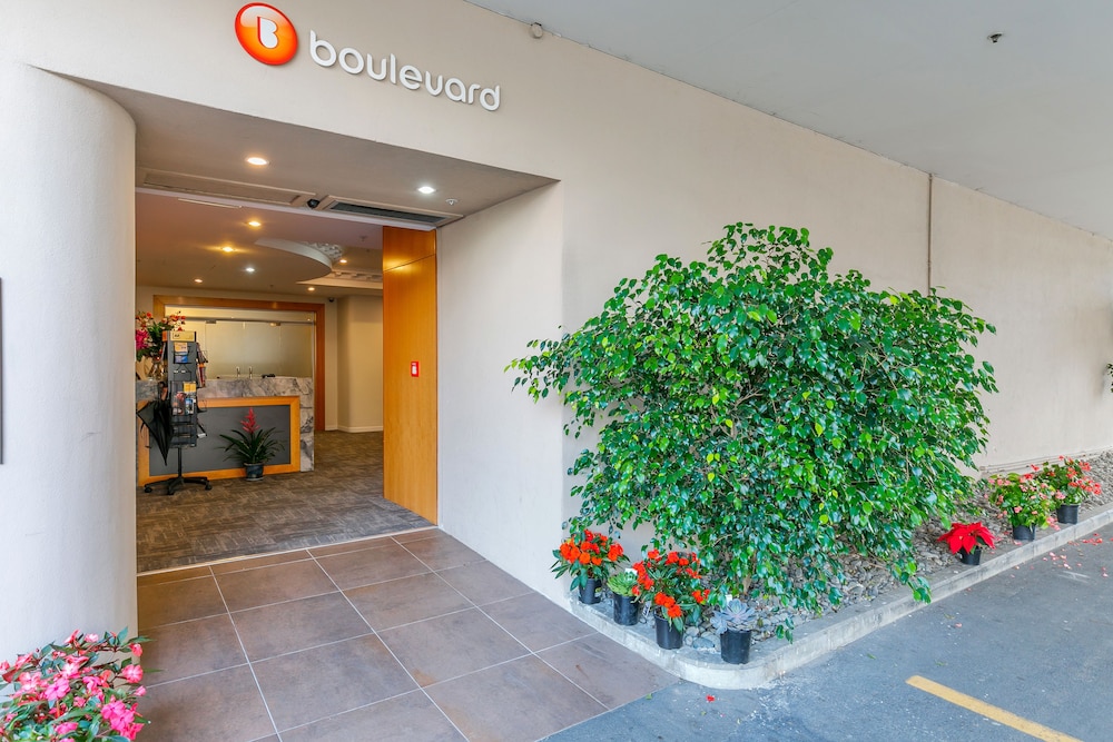 boulevard hotel
