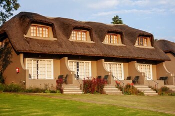 the nest drakensberg hotel