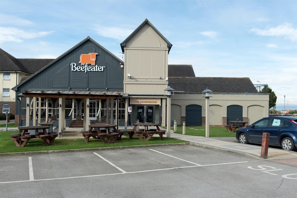 premier inn hull north