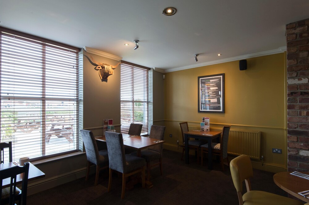 premier inn hull north