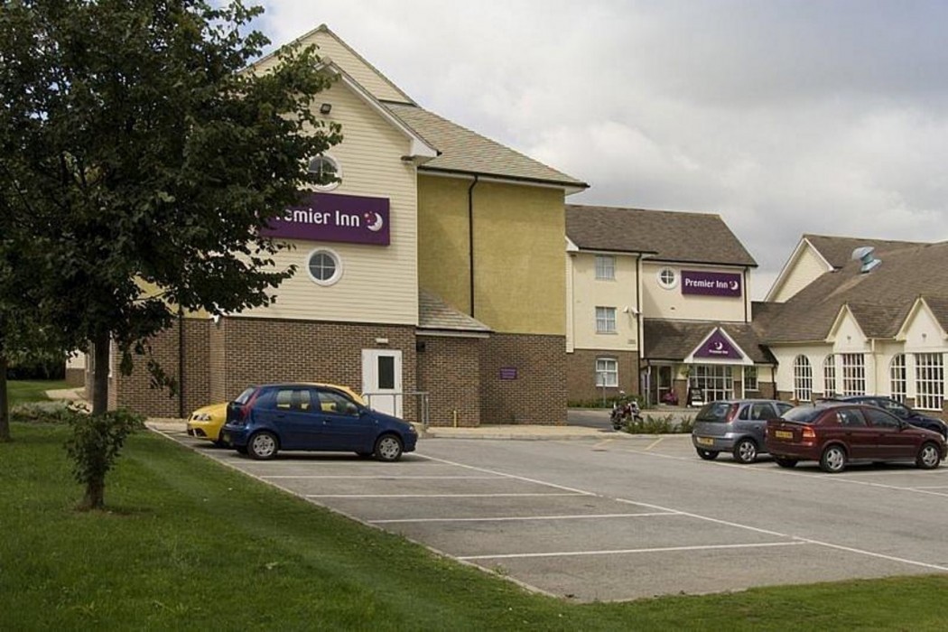 premier inn hull north
