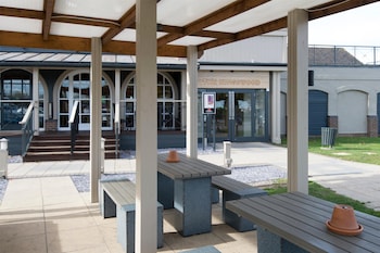 premier inn hull north