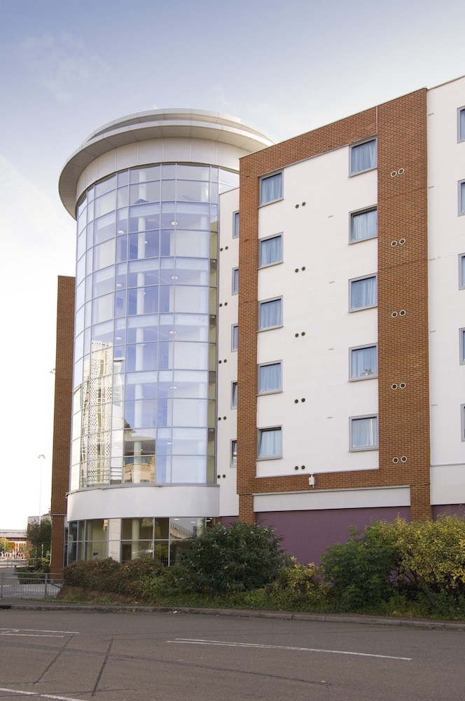 premier inn reading central