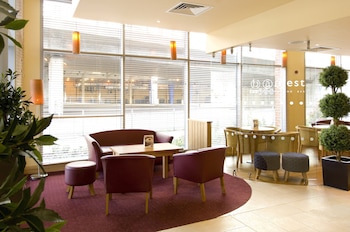 premier inn reading central