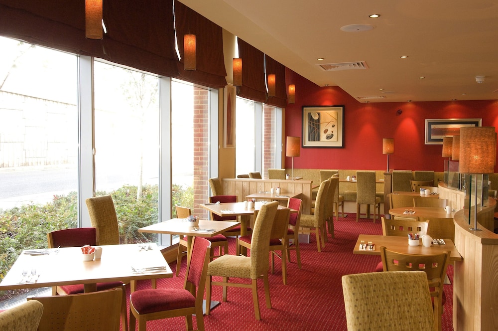 premier inn reading central