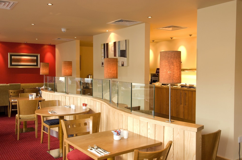 premier inn reading central
