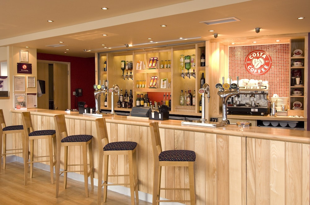 premier inn reading central
