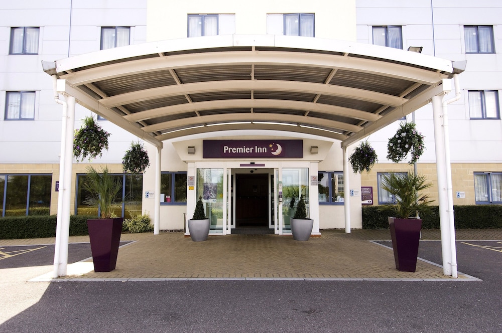 premier inn poole north