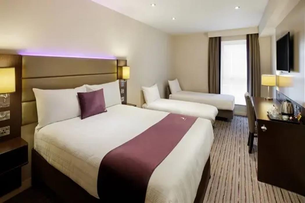 premier inn poole north