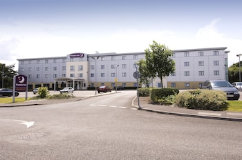 premier inn poole north