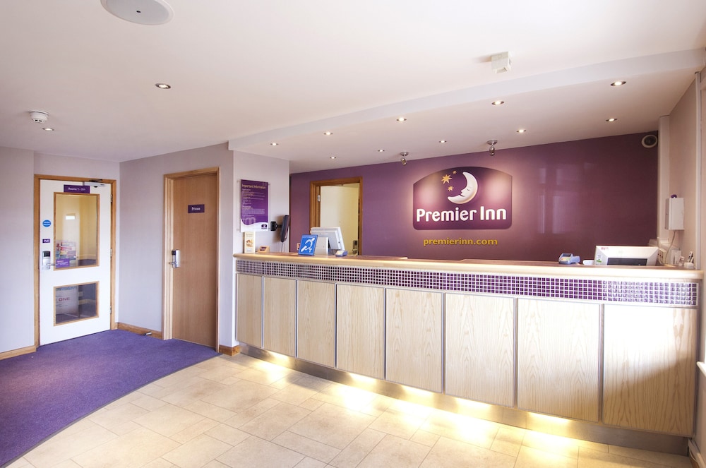 premier inn poole centre holes bay