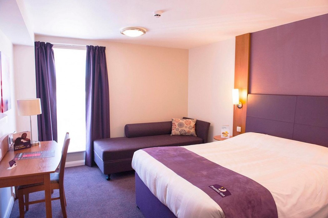 premier inn poole centre holes bay