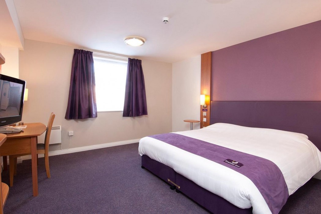premier inn poole centre holes bay