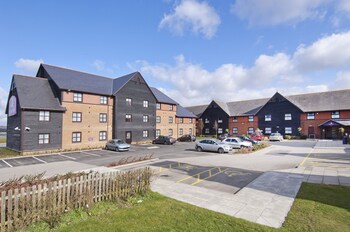 premier inn poole centre holes bay