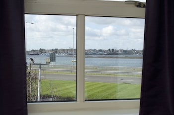premier inn poole centre holes bay