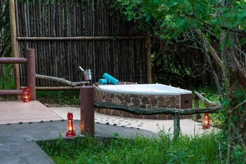 Leopard Walk Lodge,Durban>>Ballito,4 star