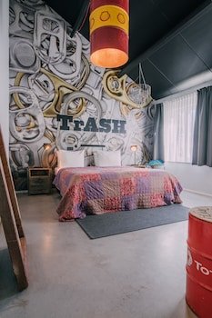 Trash Deluxe,Kerkrade>>Boschstraatkwartier,3 star