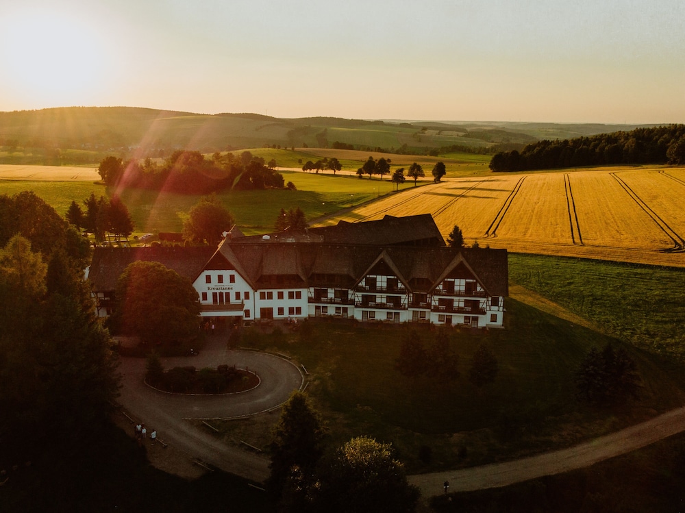 waldhotel kreuztanne