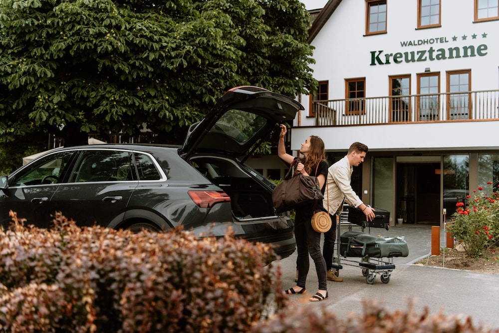 waldhotel kreuztanne