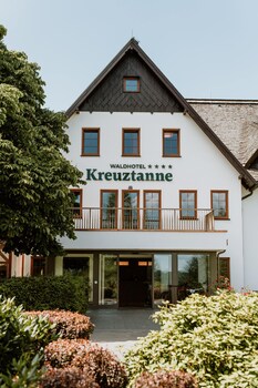 waldhotel kreuztanne