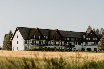 waldhotel kreuztanne