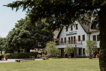 waldhotel kreuztanne