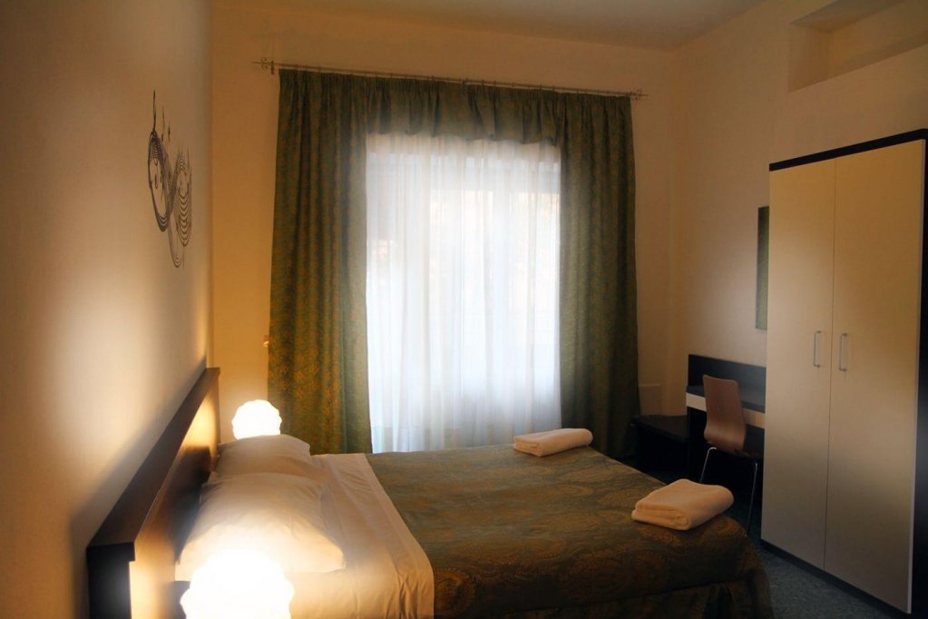 B&B Music,Lombardy>>Milan,3 star