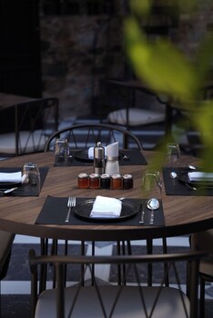 syros