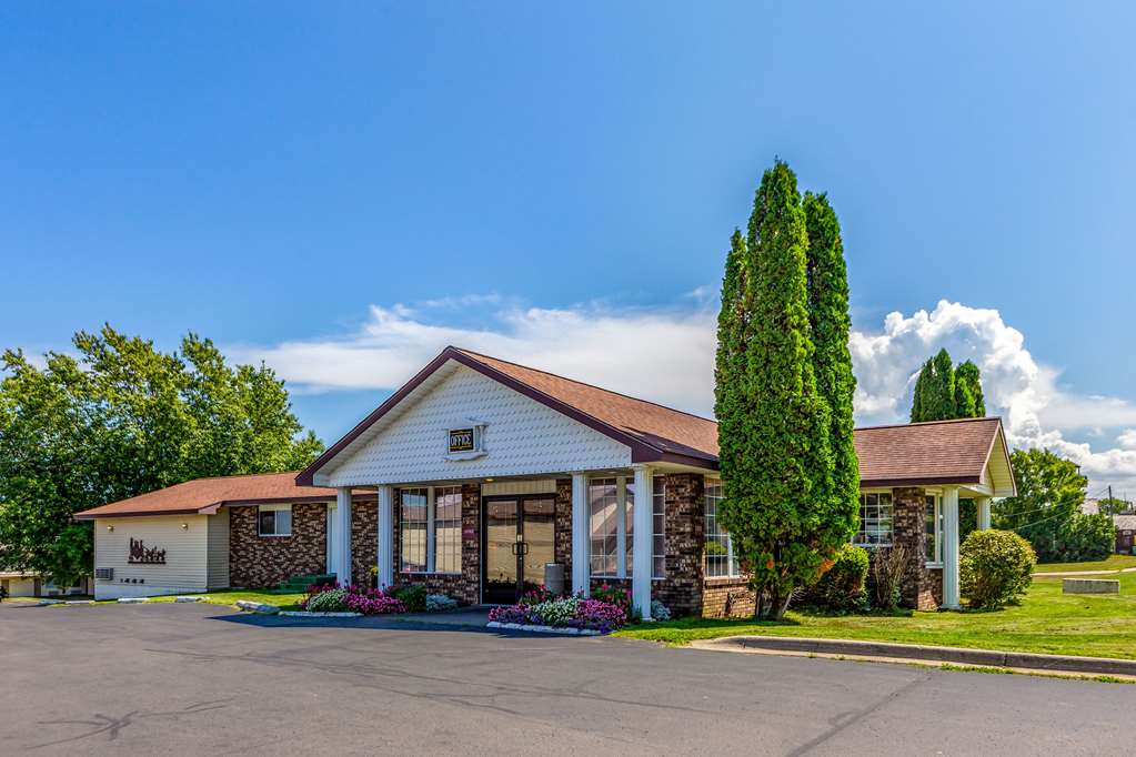 quality inn lakefront
