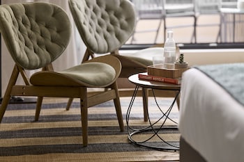 athenarum portus life and style hotel