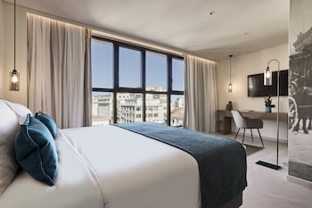 athenarum portus life and style hotel