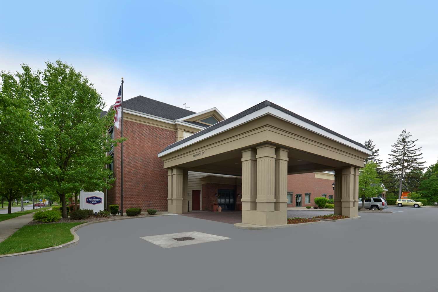 hampton inn east aurora