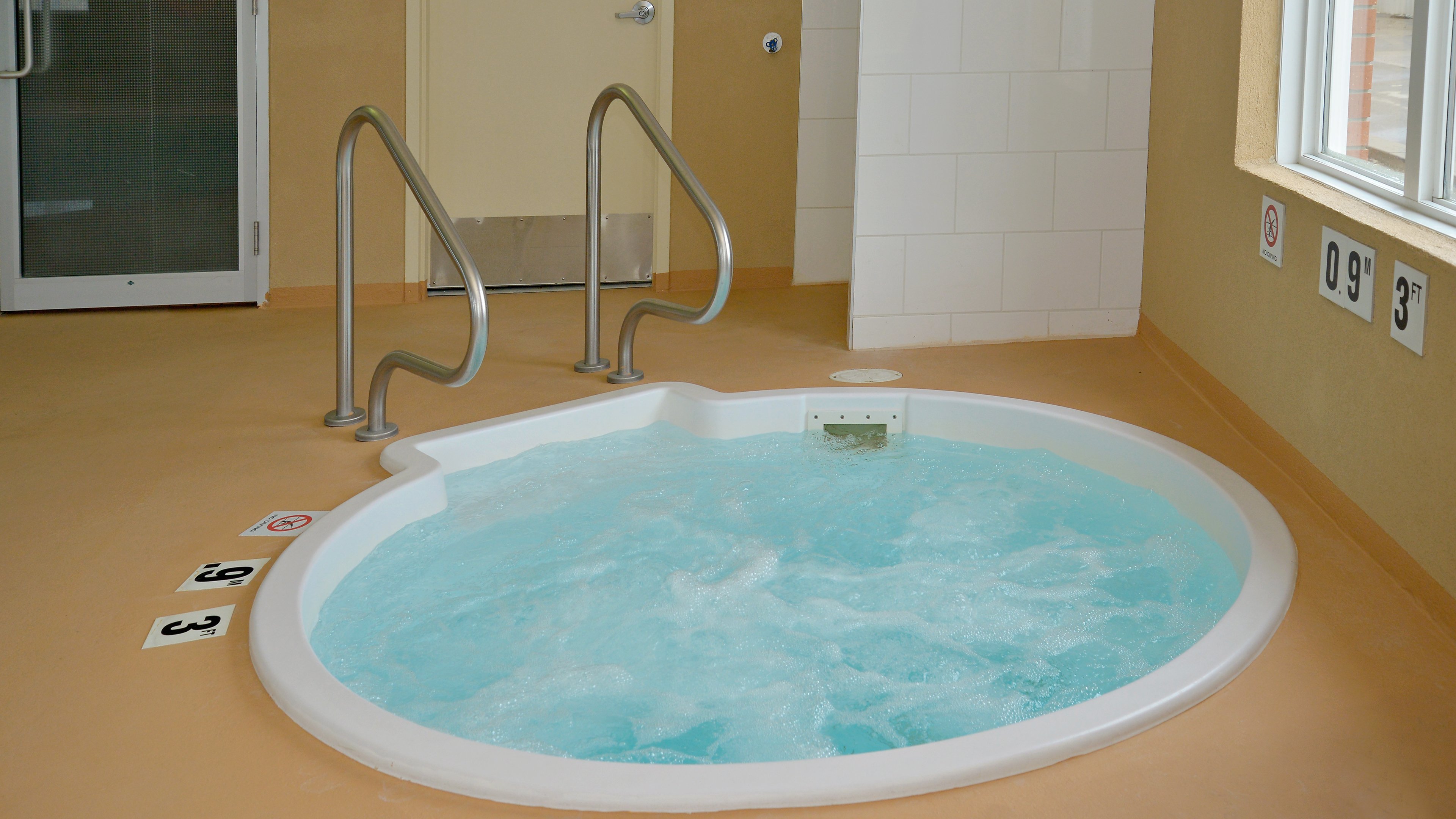 holiday inn express hotel and suites edson by ihg