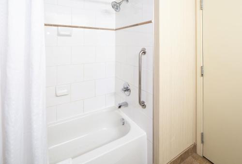 holiday inn express hotel and suites edson by ihg