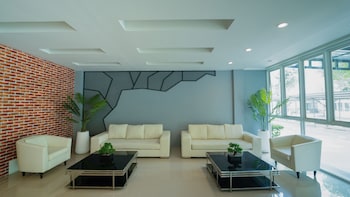 b2 nakhon sawan boutique and budget hotel