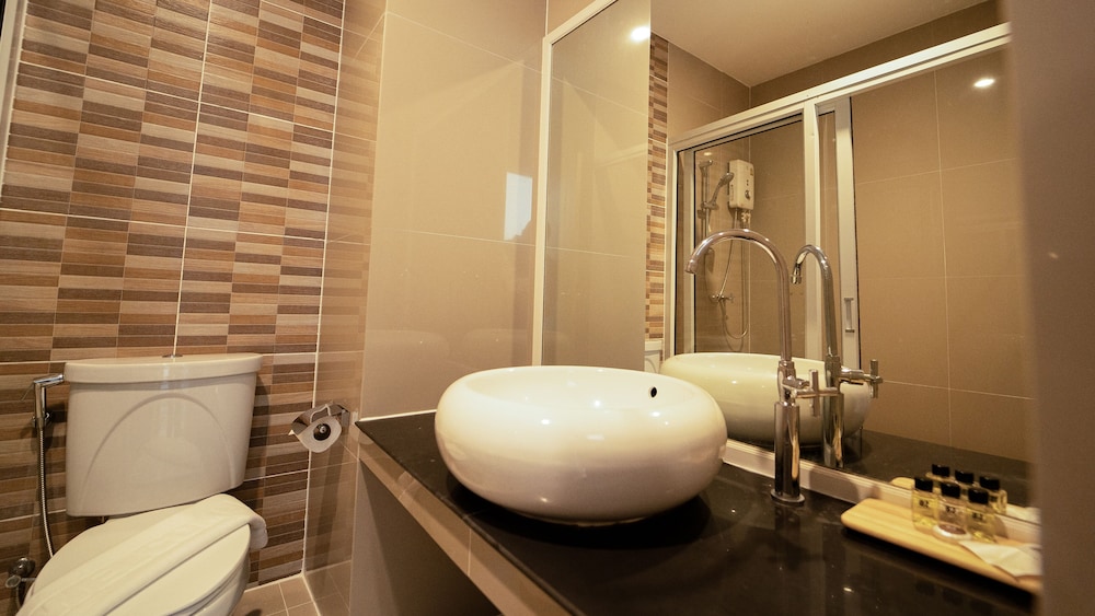 b2 nakhon sawan boutique and budget hotel
