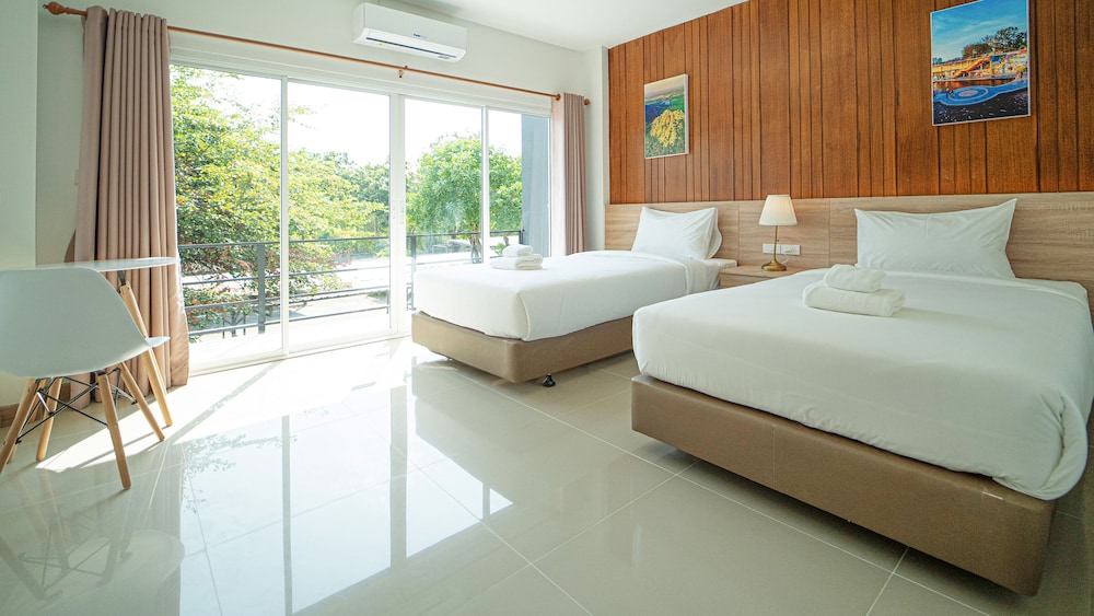 b2 nakhon sawan boutique and budget hotel