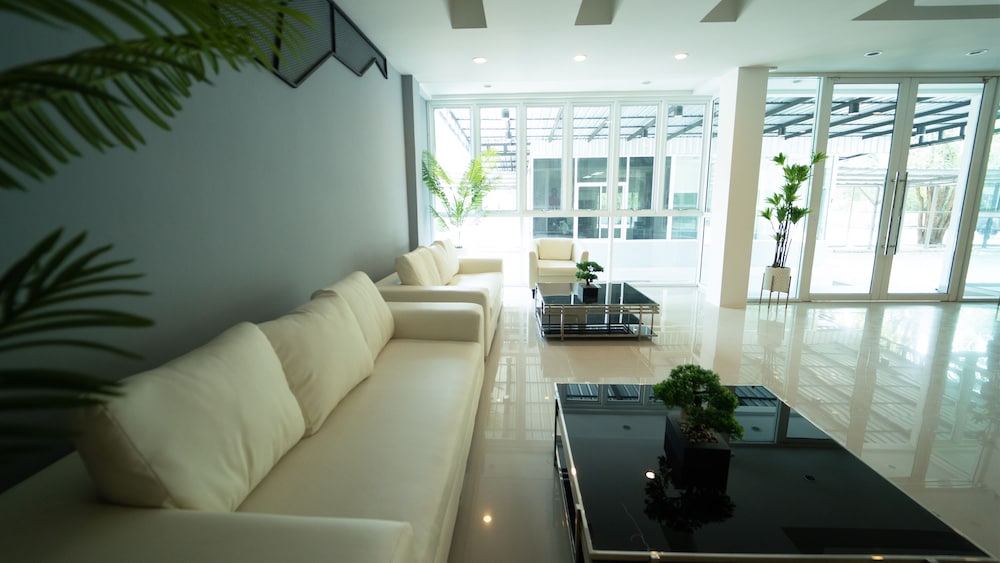 b2 nakhon sawan boutique and budget hotel