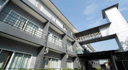 b2 nakhon sawan boutique and budget hotel