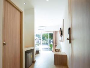 b2 nakhon sawan boutique and budget hotel