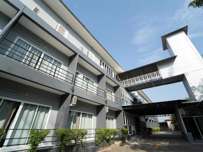 b2 nakhon sawan boutique and budget hotel