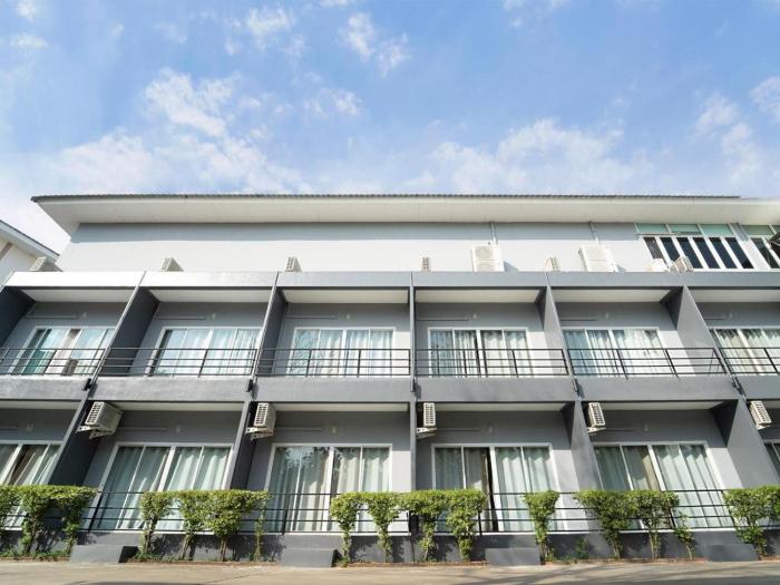 b2 nakhon sawan boutique and budget hotel