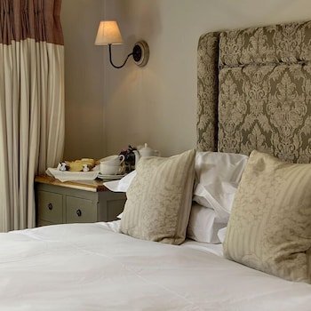 Shireburn Arms Hotel,Great Mitton>>Clitheroe,4 star
