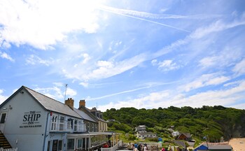 ship inn