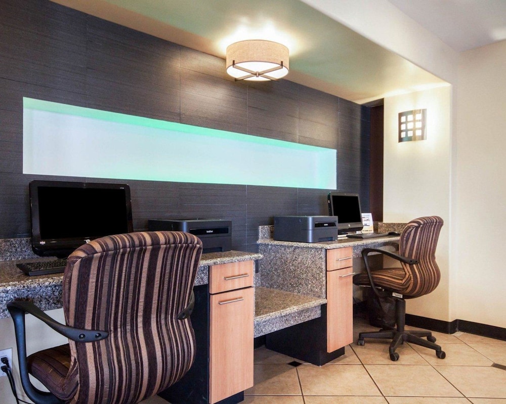 quality inn airport east