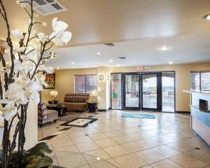 quality inn airport east