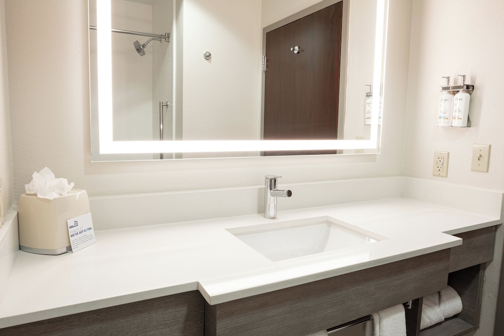 holiday inn express and suites el paso west by ihg