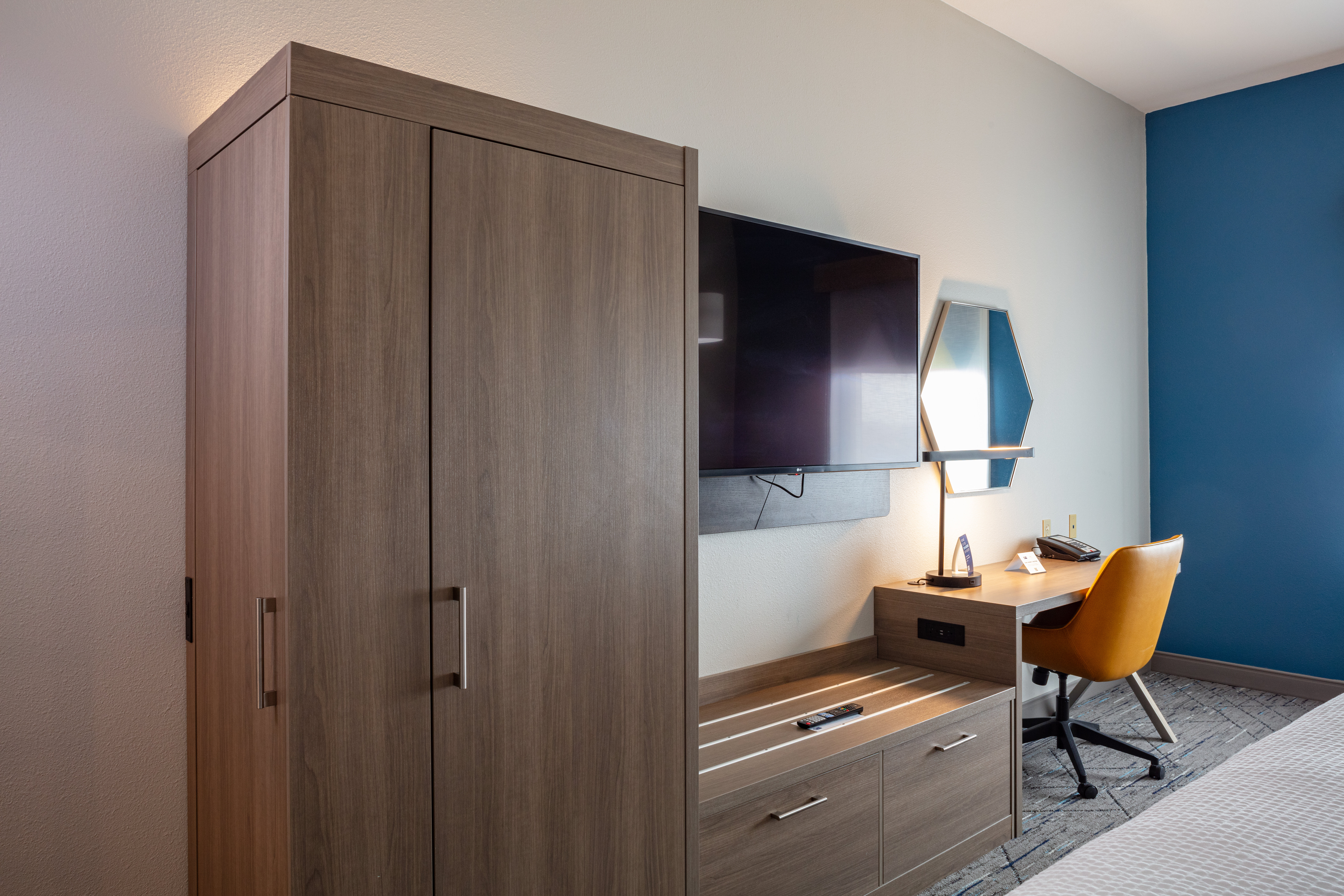 holiday inn express and suites el paso west by ihg