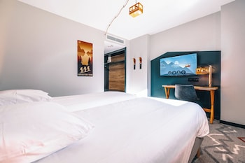 base camp lodge albertville