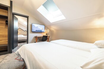 base camp lodge albertville